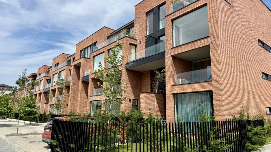 Duplex cu gradina langa parc in Tunari - Poză 3