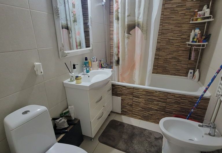 BRASADAS vinde ap 2 cam mobilat etaj 4/4. - Poză 11