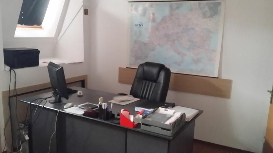 Vand apartament tip mansarda pe Ady Endre 2 camere living mare bucatarie si baie - Poză 3