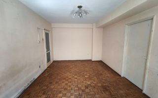 De vânzare - Apartament 2 camere, central, zona Patria - Poză 4