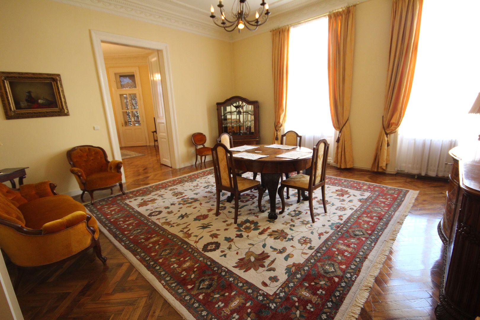 APARTAMENT DEOSEBIT IN ZONA CENTRALA - Poză 1