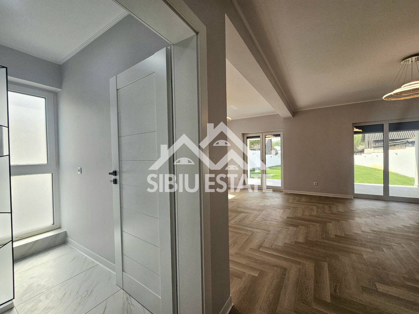 Casa gata de mutare,  finisata, curte mare amenajata Selimbar - Poză 11