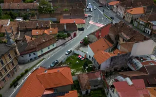 Imobil doua camere in casa+spatiu comercial+teren 270 mp  cu CF separat - Poză 11