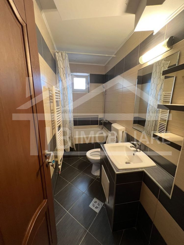 Apartament cu 3 camere, 80 mp, decomandat, Zona UMFST - Poză 5
