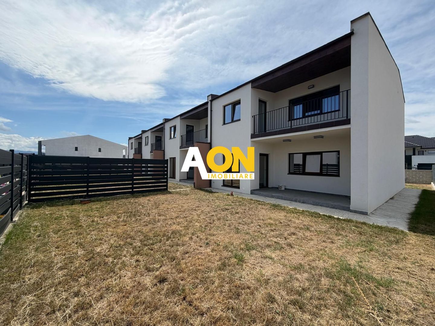 1/2 Duplex 4 Camere, 3 Bai, 2 Balcoane, 431mp Teren - Poză 2