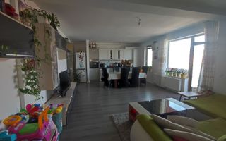 Apartament Spațios cu 2 Camere, 2 Balcoane și Parcare Subterană în Borhanci - Poză 1