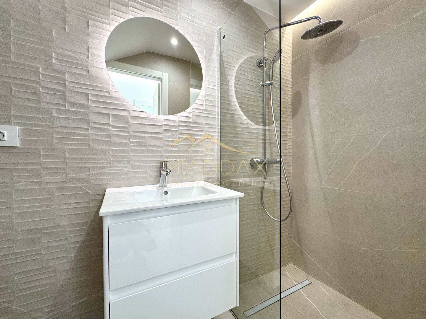 Vila cu 6 camere *575mp* / 2 locuri parcare // Pipera- Iancu Nicolae - Poză 18