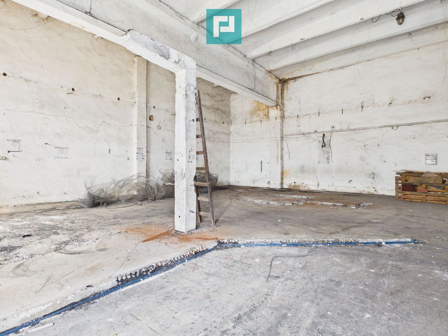 Spațiu industrial 1000 mp de închiriat Aradul Nou - Poză 3