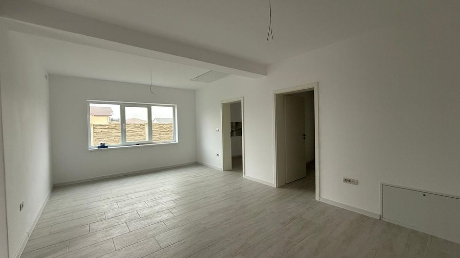 Duplex pe parter – compartimentare excelentă, teren generos. - Poză 3