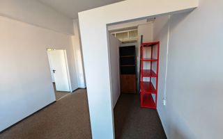 Birouri spatioase in cladire de birouri - Poză 6