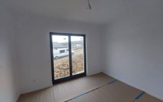 Vilă chalet modern cu perete panoramic de sticlă - Livezeni, Mureș - Poză 9