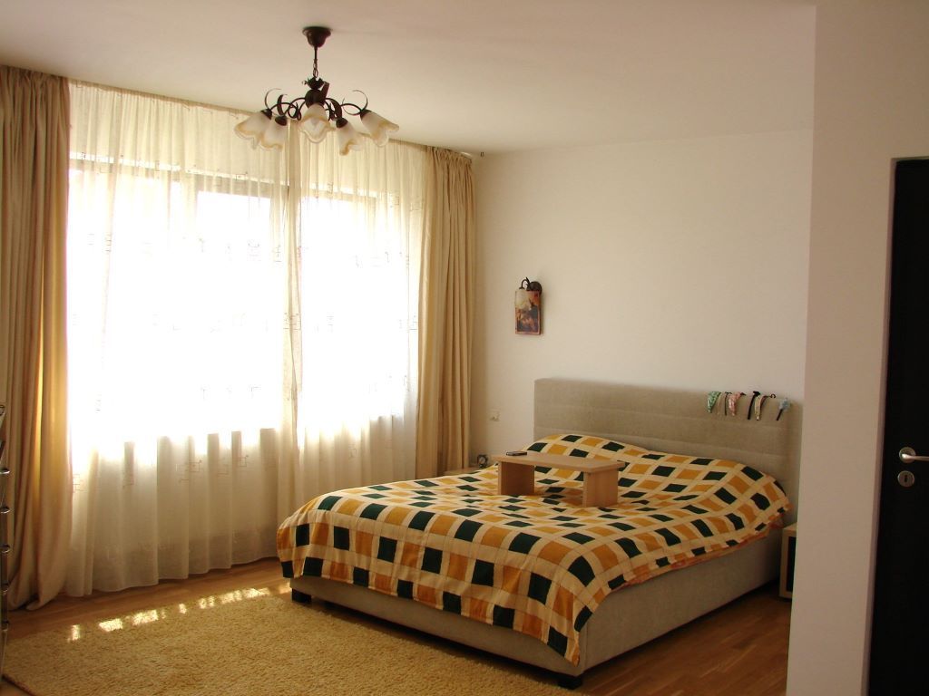 Vanzare vila individuala | 6 camere | Otopeni | Panouri solare - Poză 9