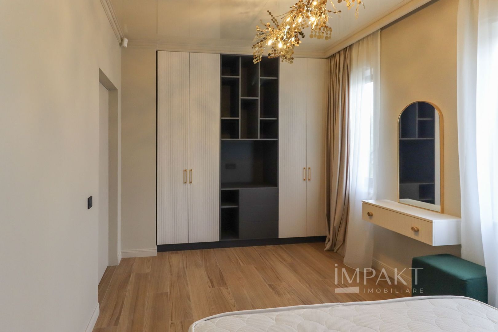 Oportunitate investitie! Vanzare casa cu 3 apartamente in Europa! - Poză 20