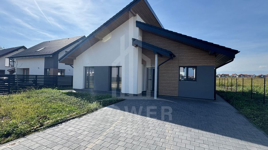 Casă pe un singur nivel INDEPENDENTĂ ENERGETIC - Cartier NOU - Poză 1
