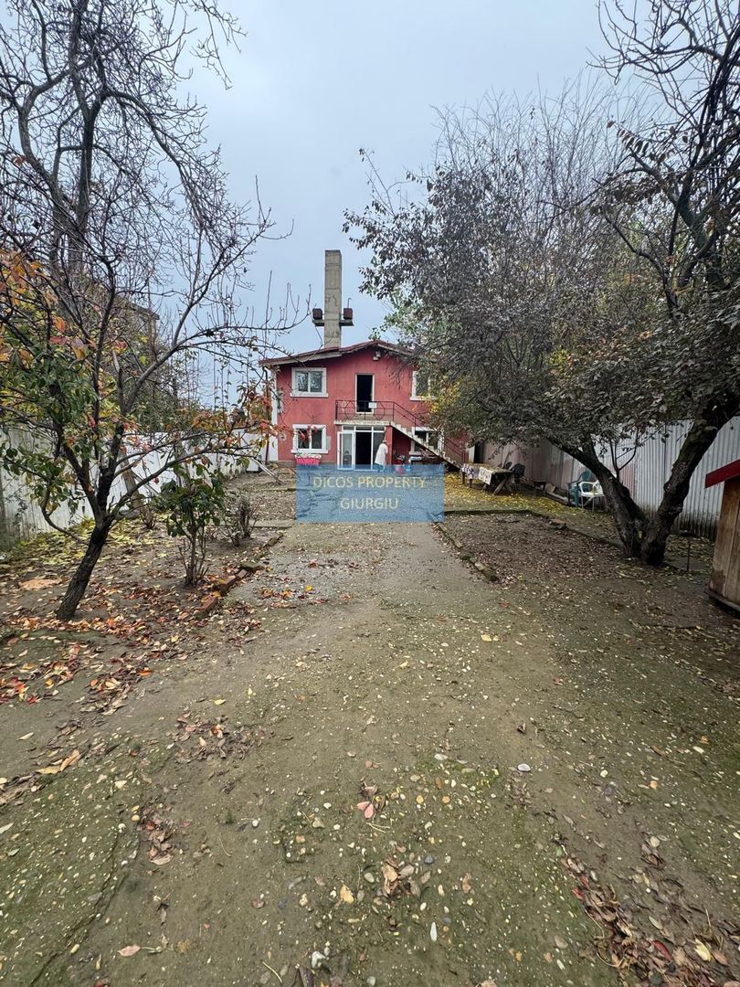 Casă P+M pe strada Tineretului - Poză 2