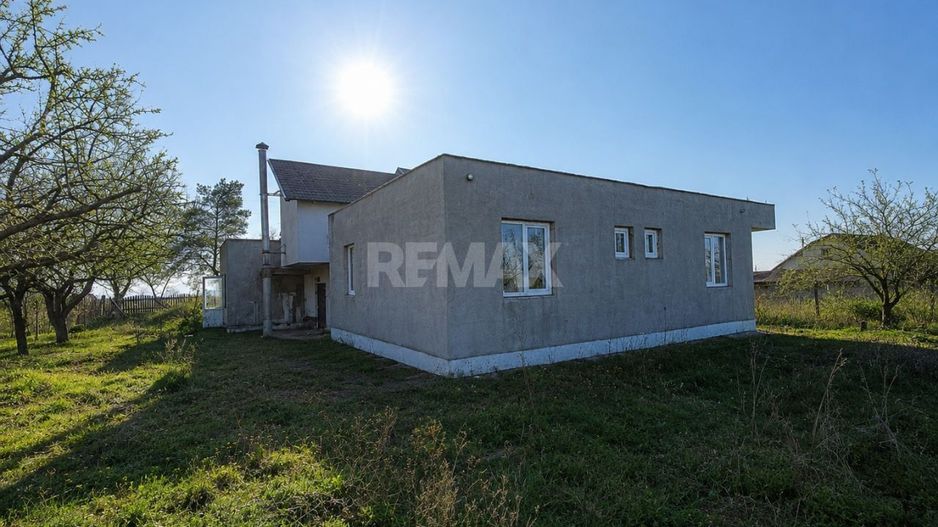 Casă în Doroțcaia – 170 m² | 13,71 ari | 6 camere + living - Poză 4