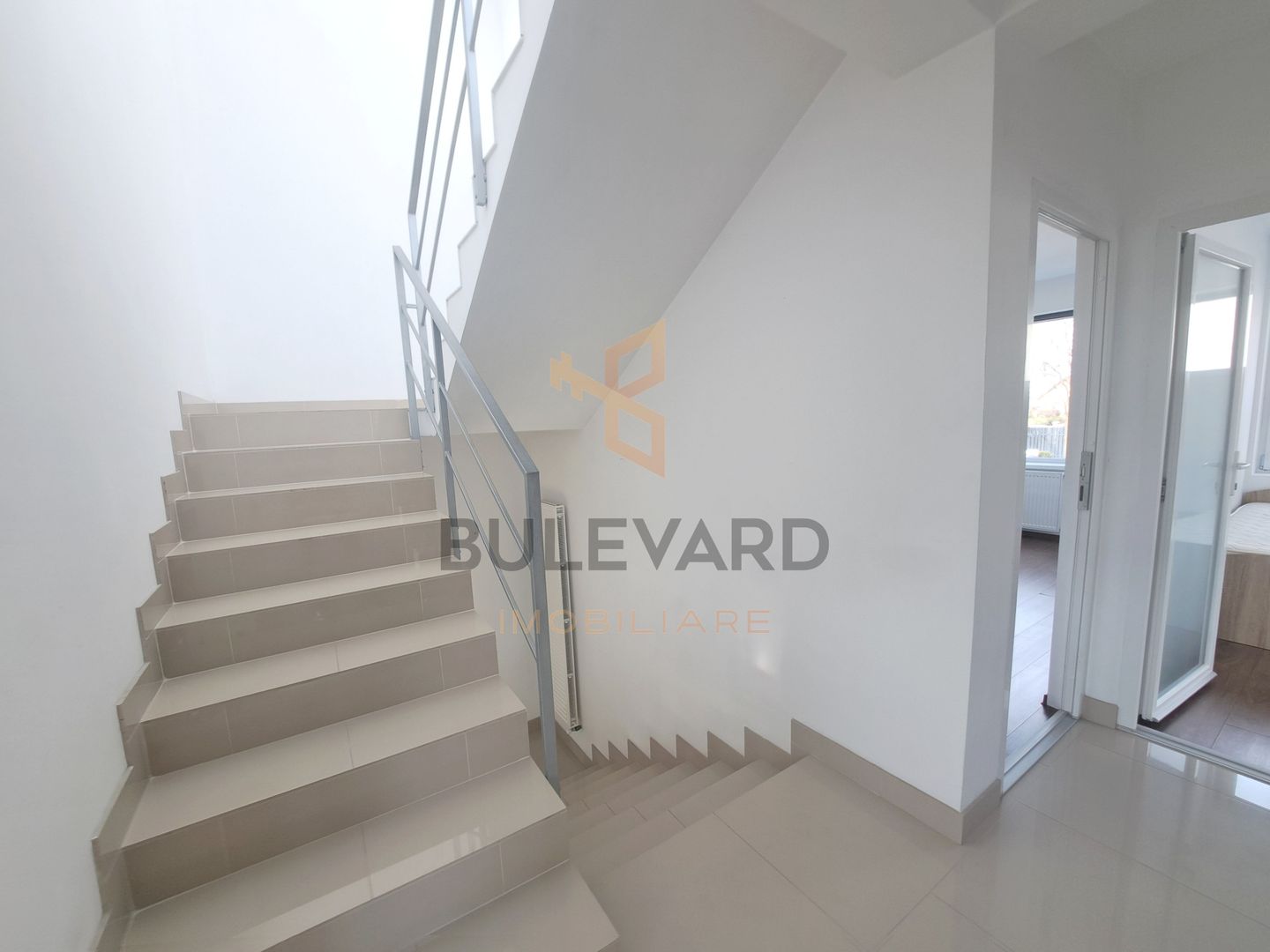 Casa tip dulplex 120 mp + 80 mp terase + garaj, zona Liceu Waldorf - Poză 22