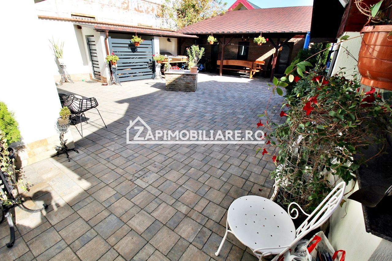 Casa 6 camere, 150mp.utili,527mp teren, zona semicentral - Poză 2