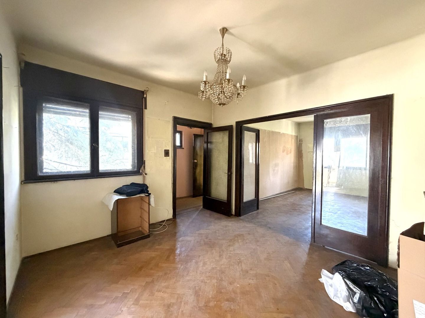 Apartament rar in vilă interbelică | pivniță și mansardă | acces separat - Poză 1