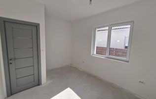 Casă / Vilă cu 4 camere de vânzare în Mosnita Noua