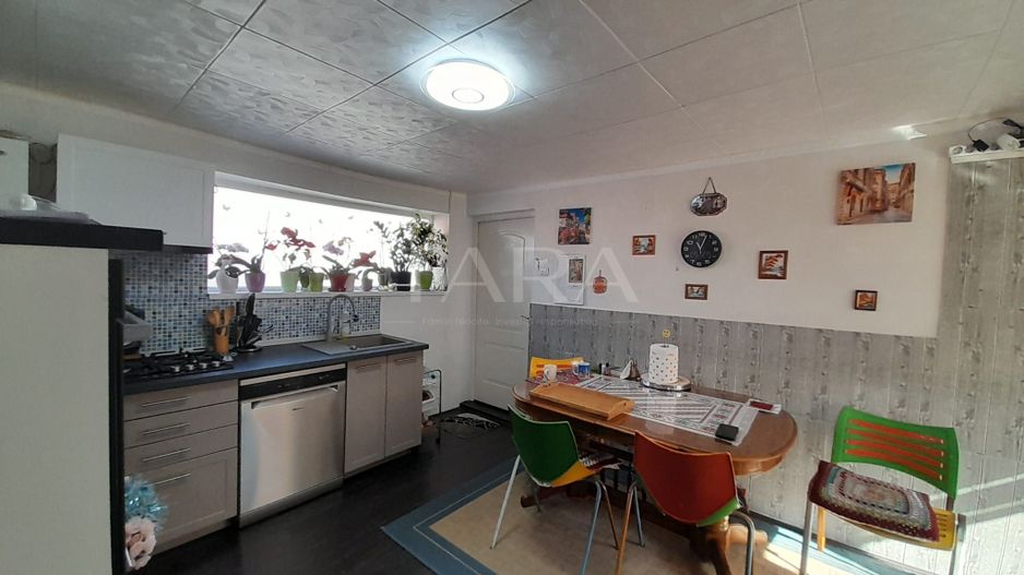 Se vinde casa in Apahida zona bună ! - Poză 2