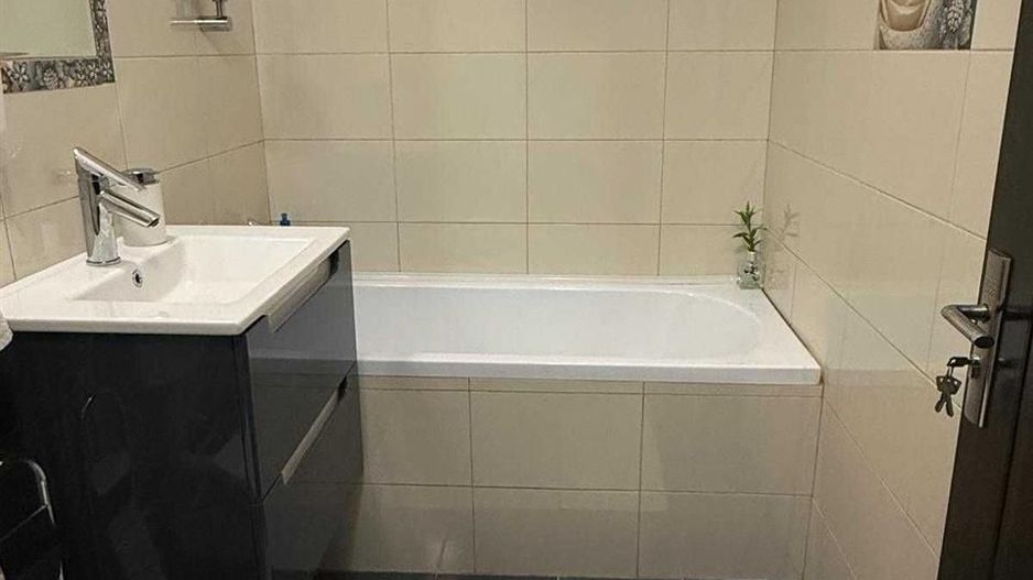 Apartament cu 3 camere in Piata Bucuresti - Poză 4