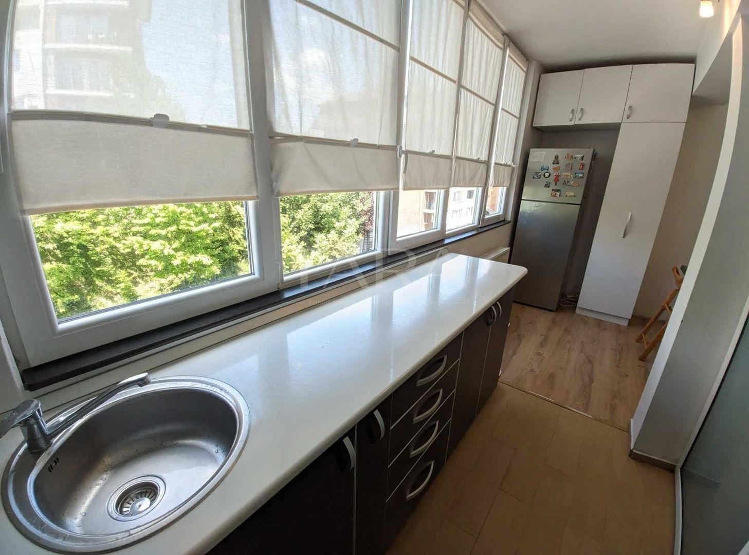 Apartament cu 2 camere, 2 băi, parcare, lângă Pădurea Făget. - Poză 3