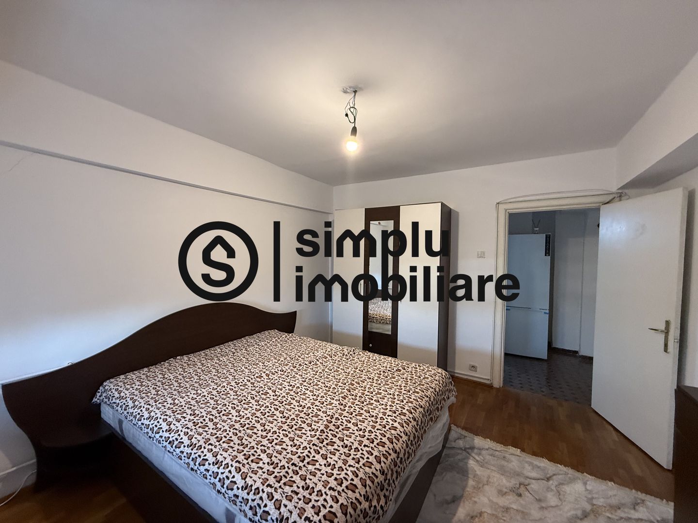 2 decomandate, Piata Centrala - 450 Euro - Poză 1