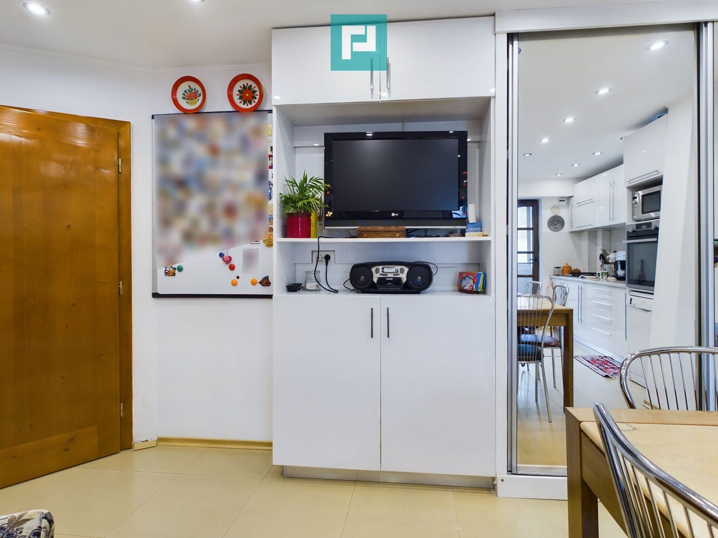 Apartament 3 camere, etajul 1, zona Alfa - Poză 3