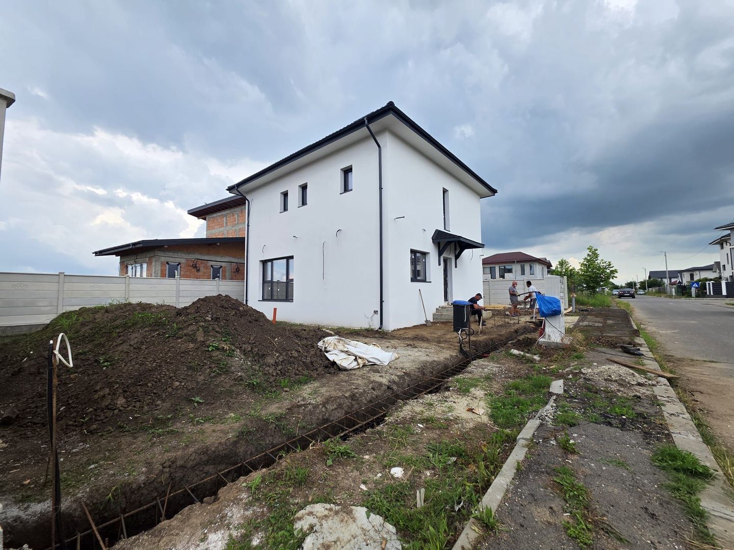 Vilă individuală în Tunari – 5 camere, curte privată - Poză 39
