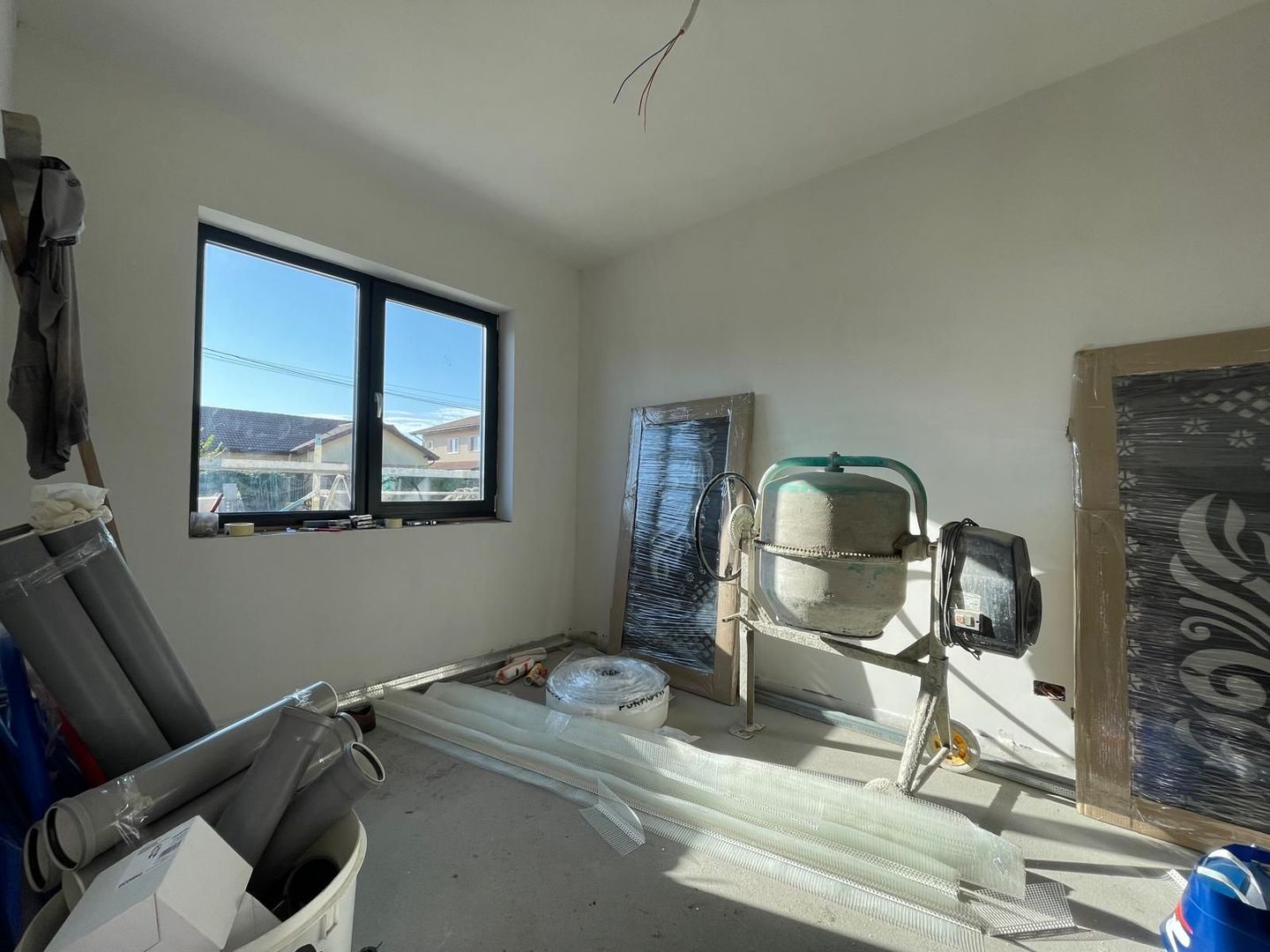 Duplex despartit prin camera tehnica - 5 camere - Mosnita - Poză 7