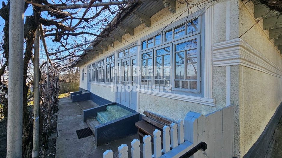 Gospodarie traditionala in localitatea MÎNJEȘTI, la 10 km de Vaslui; - Poză 4