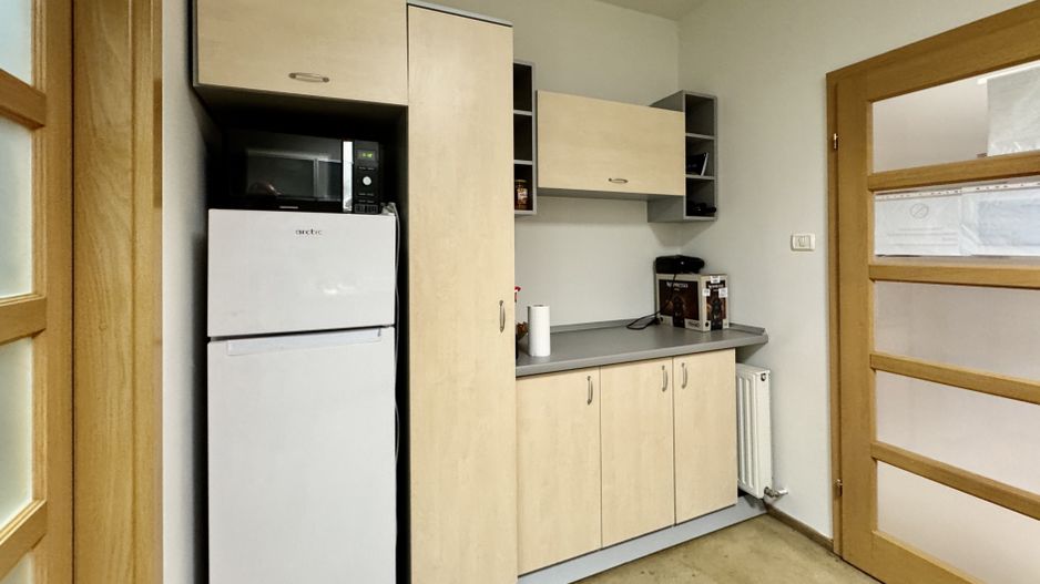 Spațiu pentru birouri langa Funshop Buziașului - Poză 12