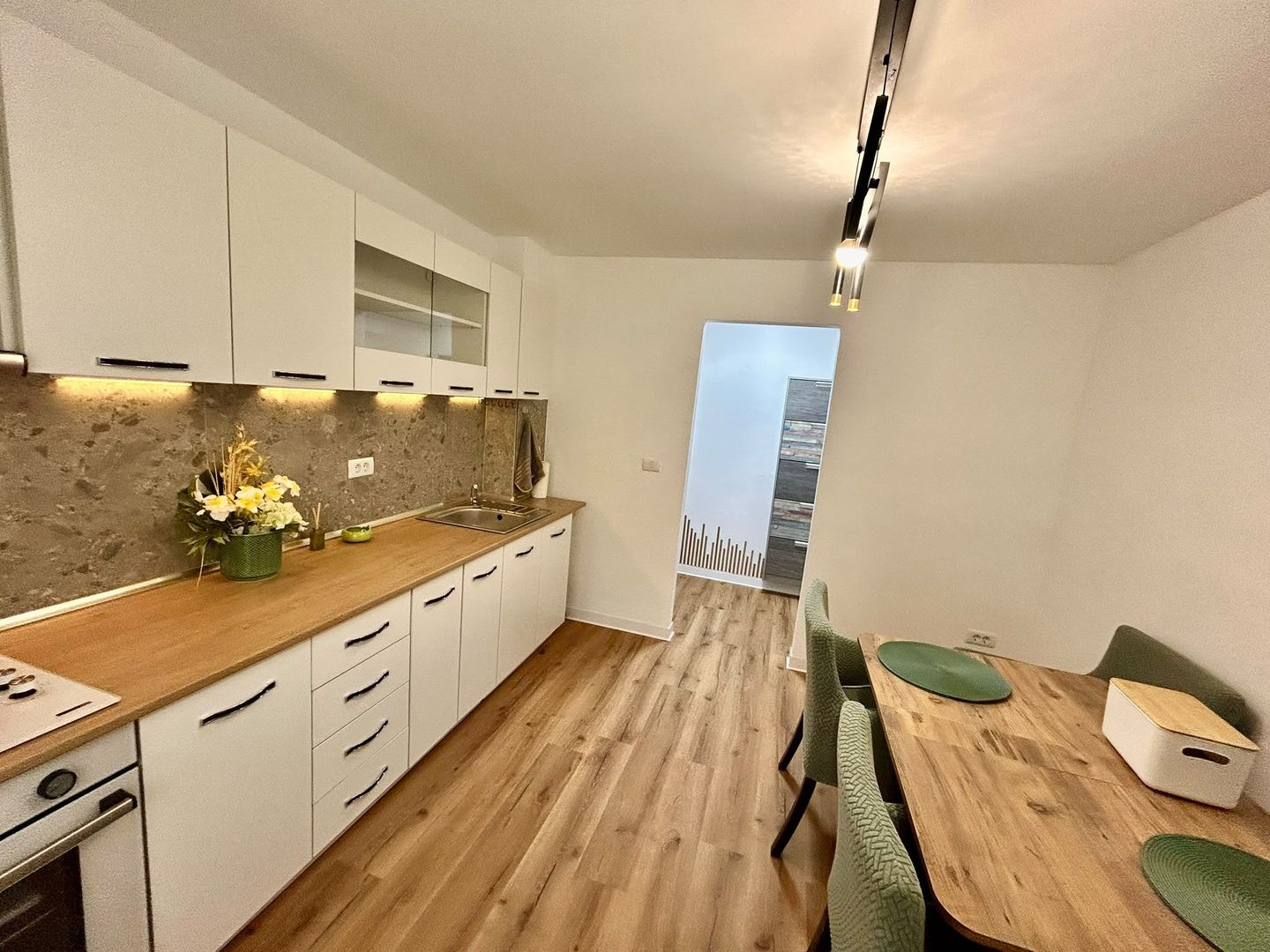 Girocului | 2 Camere | Etaj 1 | Renovat Complet | Mobilat si utilat - Poză 1