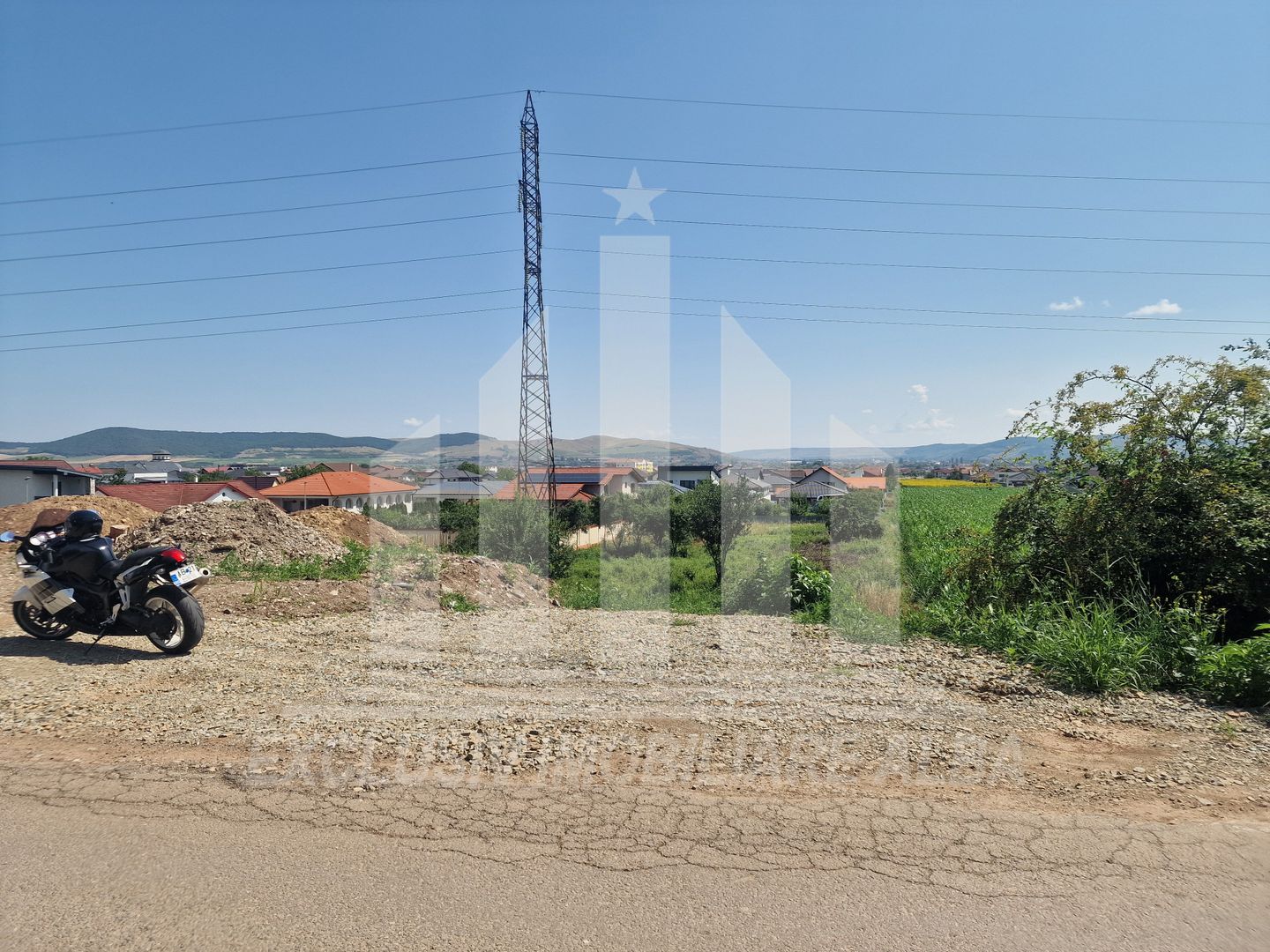 Teren intravilan | De vanzare | 2350 mp | 24 ml deschidere | Cetate - Poză 1