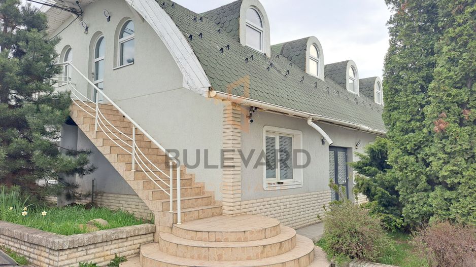 Spatiu birouri 147 mp + 4 locuri de parcare, zona Pod Ira! - Poză 1