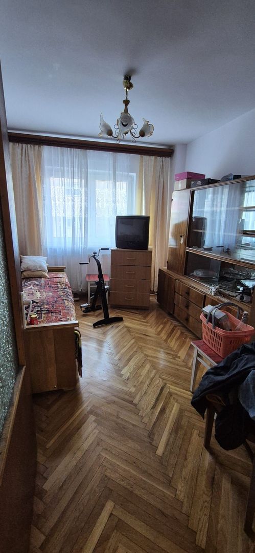 Apartament cu 3 camere de vazare in Cugir - Poză 3