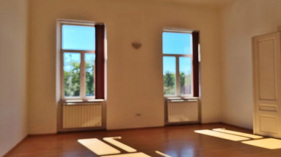 Apartament de vanzare situat ultracentral, langa Lic. E. Gojdu, Oradea - Poză 3