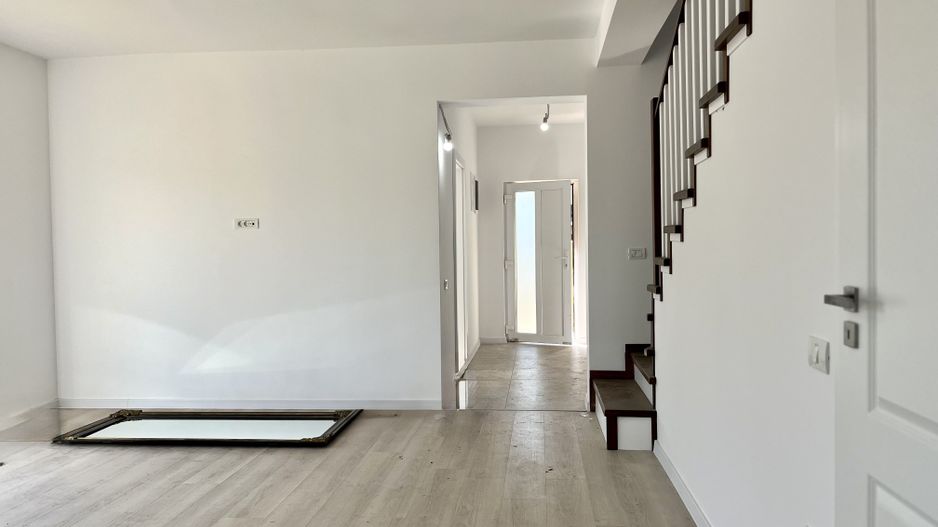 Duplex modern, separat prin camera tehnica, in Ghiroda - zona Primărie - Poză 4