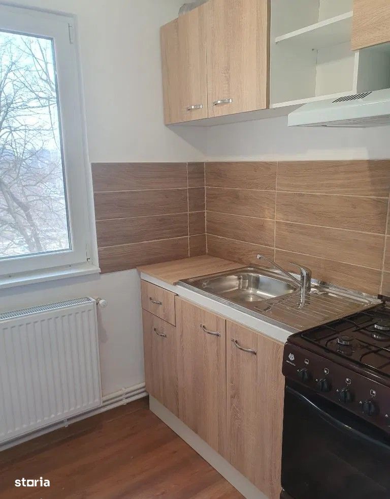 Apartament 3 camere,  Micro 21,et 3,renovat ,mobilat cu totul nou - Poză 4