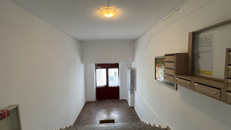 Apartament decomandat cu 3 camere in Florilor, strada Crinului - Poză 21