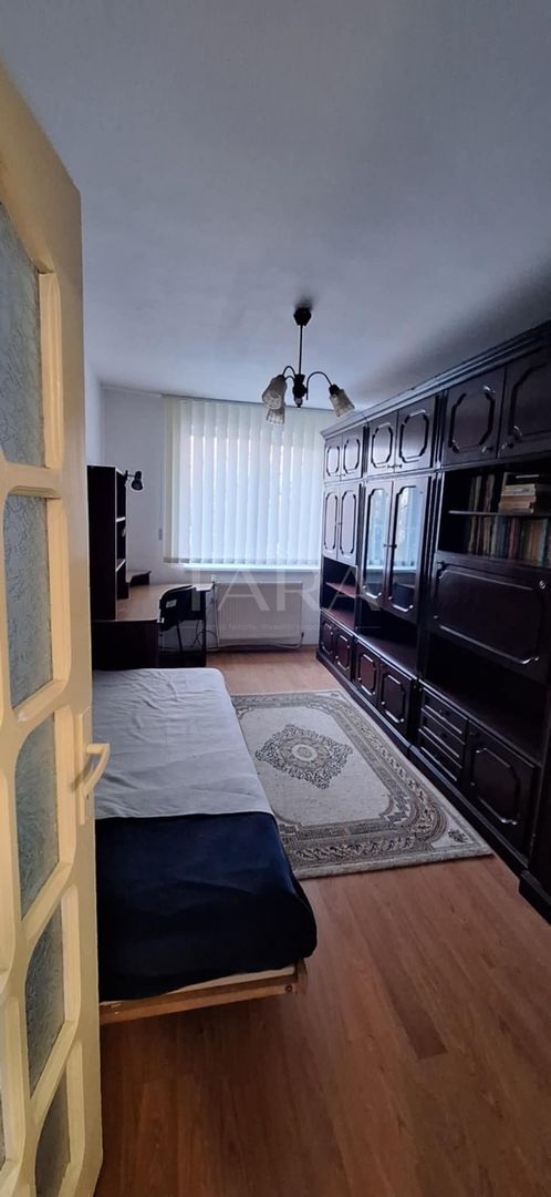 Apartament cu 3 camere de vânzare. Gheorgheni, zona Hotel Royal. - Poză 2