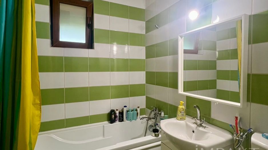 Apartament spatios cu 3 camere pe strada privata - Poză 6