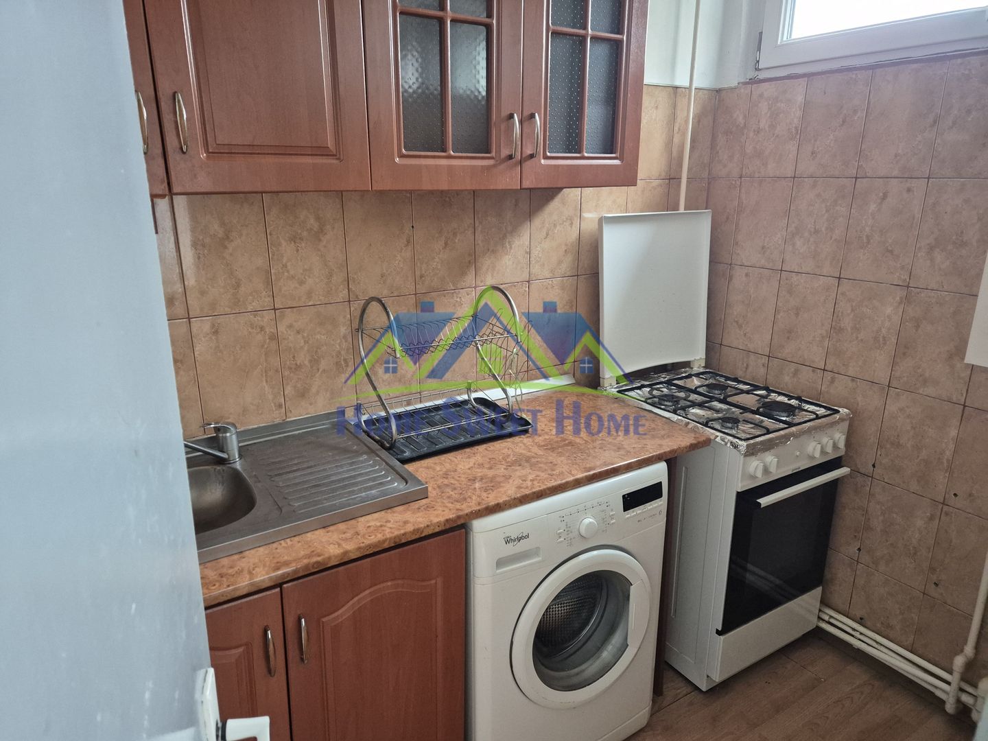🏡 De închiriat garsoniera in G1, Hunedoara, et. 4, mobilata, balcon! - Poză 4