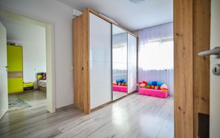 Casa individuală de vânzare Sânpetru, 5 camere, garaj, foișor, curte - Poză 11