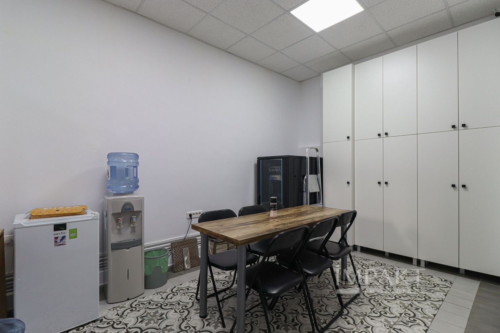 Apartament amenajat si utilizat ca si spatiu de birou aproape de Tribunal! - Poză 10