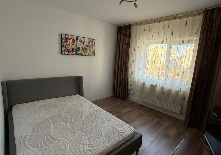 Închiriez apartament 3 camere, Mall Vitan, decomandat, mobilat, AC - Poză 2
