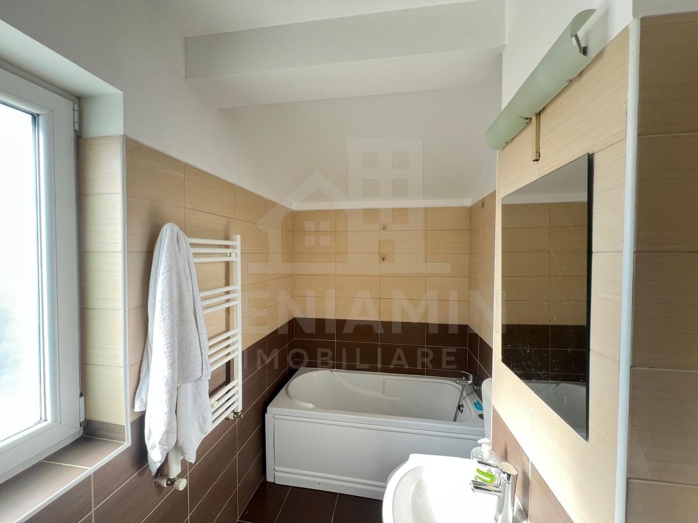 2 camere - 63mp - mobilat - utilat - bloc nou - parcare - Subcetate - Poză 6