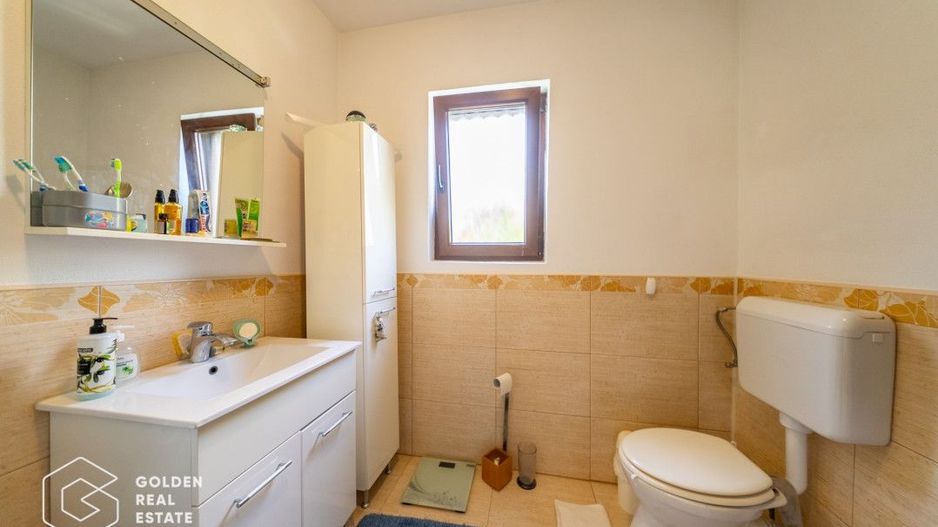 Casa 4 camere si mansarda, teren 1014 mp, comuna Vladimirescu - Poză 13