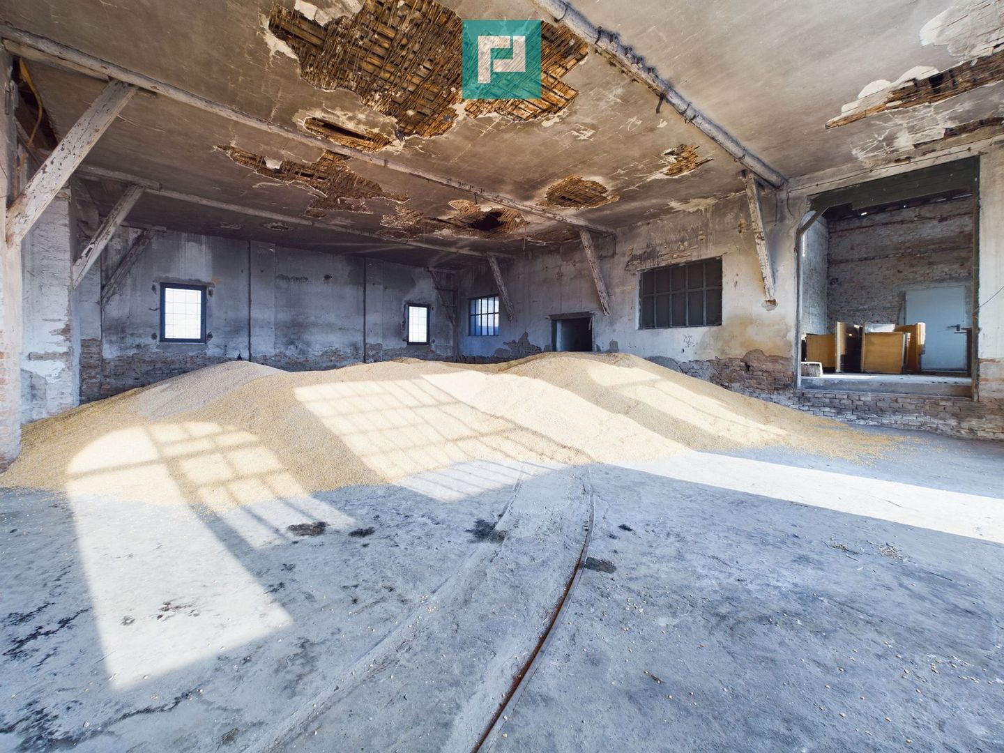 Teren și hale pe calea Aradului în Periam - Poză 3